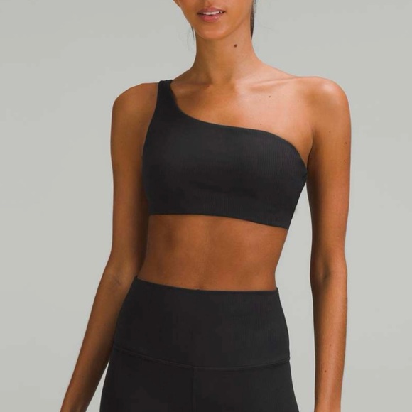 lululemon athletica Tops - Lululemon Ribbed Nulu Asymmetrical Yoga Bra Size 8 with padding Black
